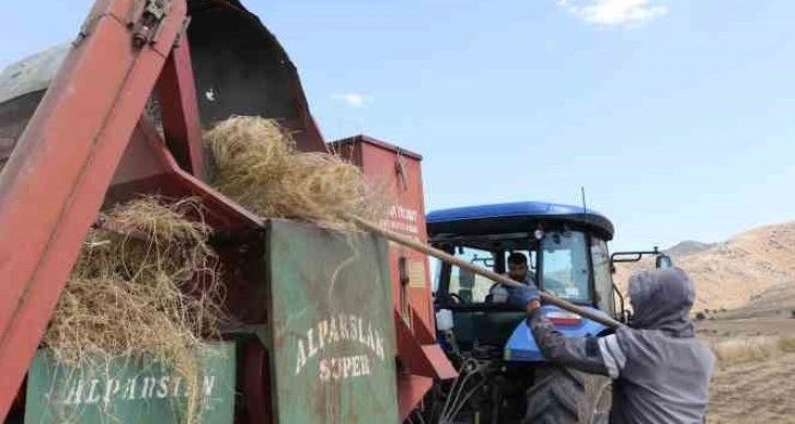 Siirt’te devam eden hasat sezonunda tarım aletlerine rağbeti artırdı