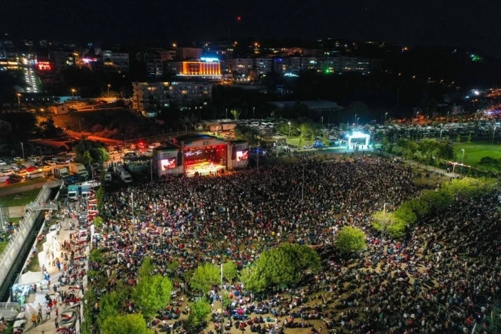 Şile Bezi Kültür Sanat Festivali Cengiz Kurtoğlu konseriyle son buldu
