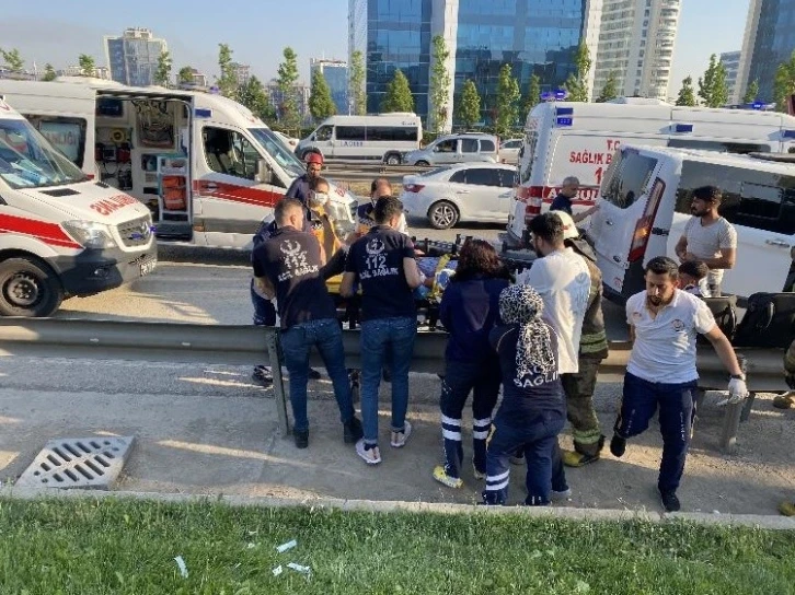 Şile yolunda işçileri taşıyan minibüs kaza yaptı: 11 yaralı
