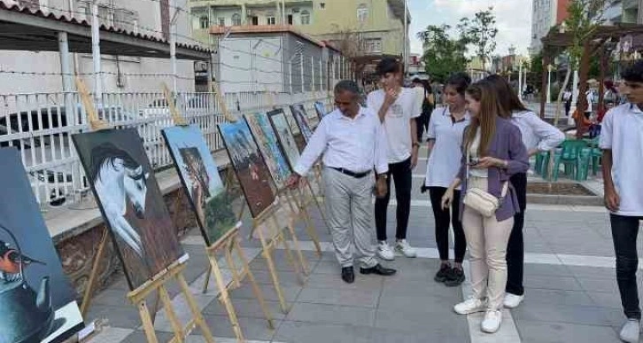 Silopi’de öğrenciler resimlerle çevre kirliliğine dikkat çekti