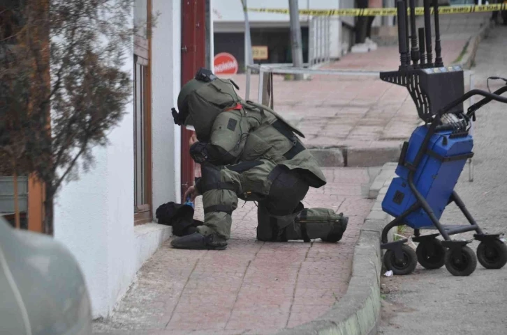 Simit fırını yanına bırakılan eşofman polisi alarma geçirdi
