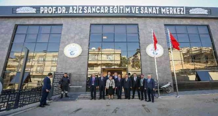 Şimşek, Prof. Dr. Aziz Sancar Eğitim ve Sanat Merkezi’ni ziyaret etti