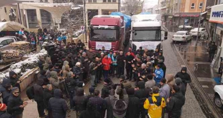 Sındırgılı vatandaşlar depremzedeler için seferber oldu