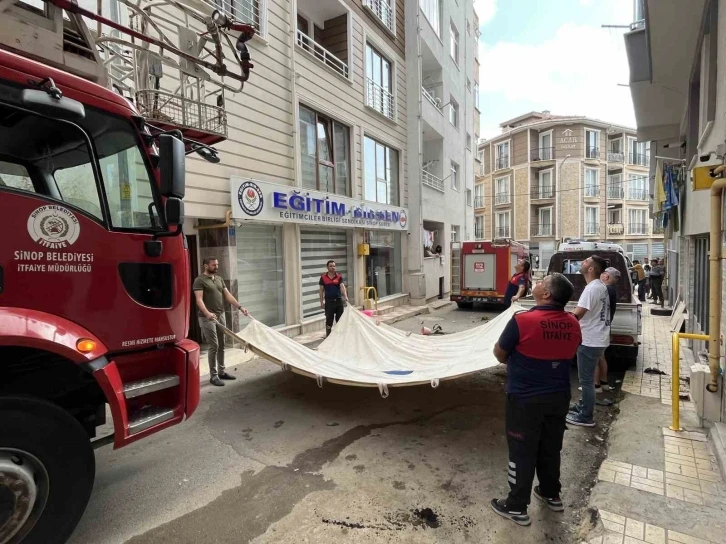 Sinir krizi geçiren kadın korku dolu anlar yaşattı
