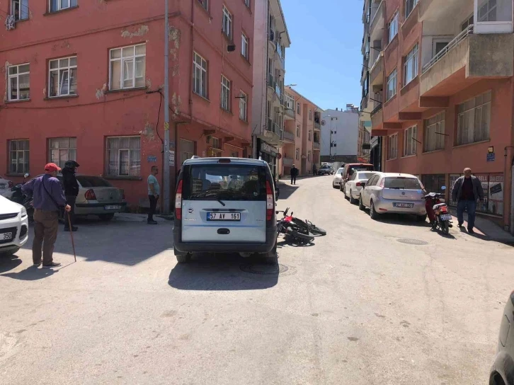 Sinop’ta hafif ticari araçla motosiklet çarpıştı: 1 yaralı
