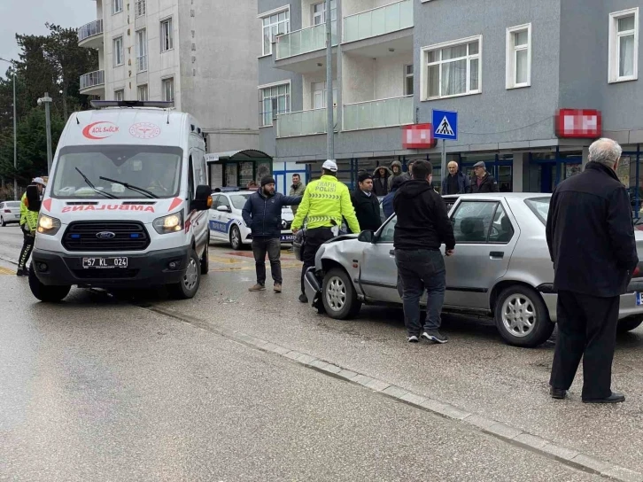 Sinop’ta trafik kazasında 1’i çocuk 3 kişi yaralandı
