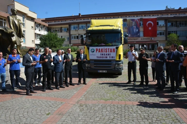 Sinop’tan Pakistan’a yardım tırı
