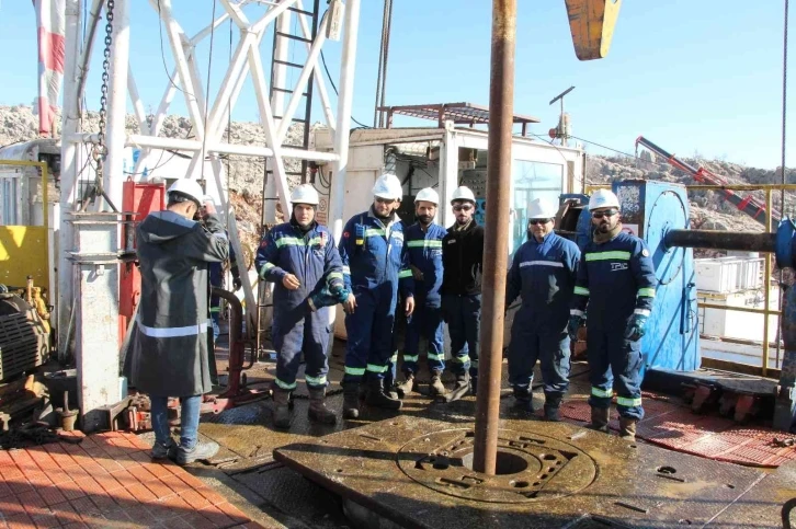 Şırnak Namaz Dağı’nda petrol araması için sondaj çalışması başladı
