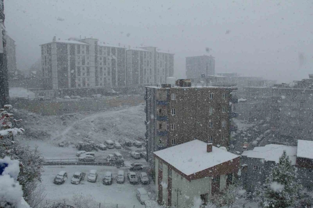 Şırnak’ta 1 belde ve 7 köy yolu kardan ulaşıma kapandı
