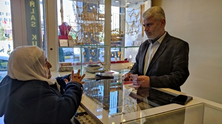 Şırnak’ta 65 yaşındaki kadın yüzüğünü Gazze’ye bağışladı
