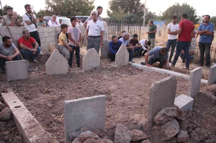 Şırnak’ta vahşice katledilen anne ve 3 kızı defnedildi
