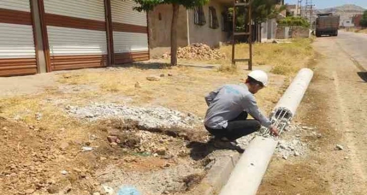 Şırnak ve Mardin’de elektrik dağıtım şirketi personeline taşlı saldırı