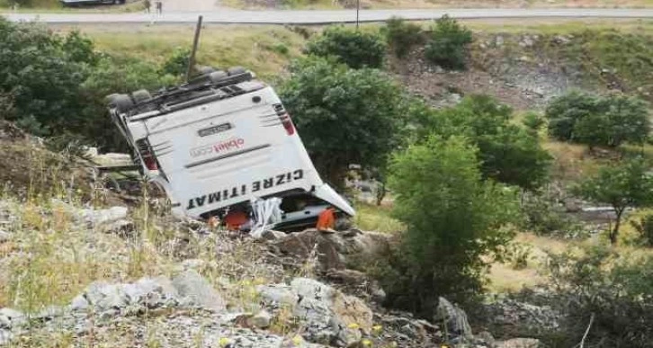 Şırnak’ta otobüs şarampole yuvarlandı: 2 yaralı