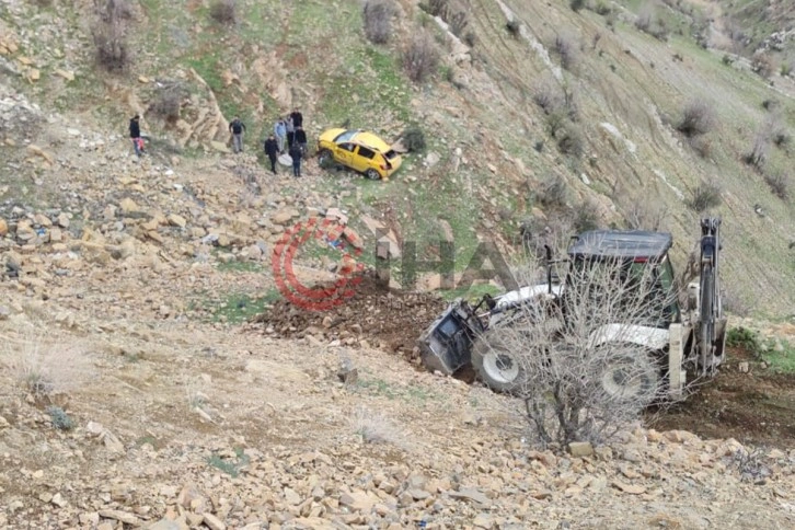 Şırnak’ta ticari taksi şarampole yuvarlandı: 1 yaralı