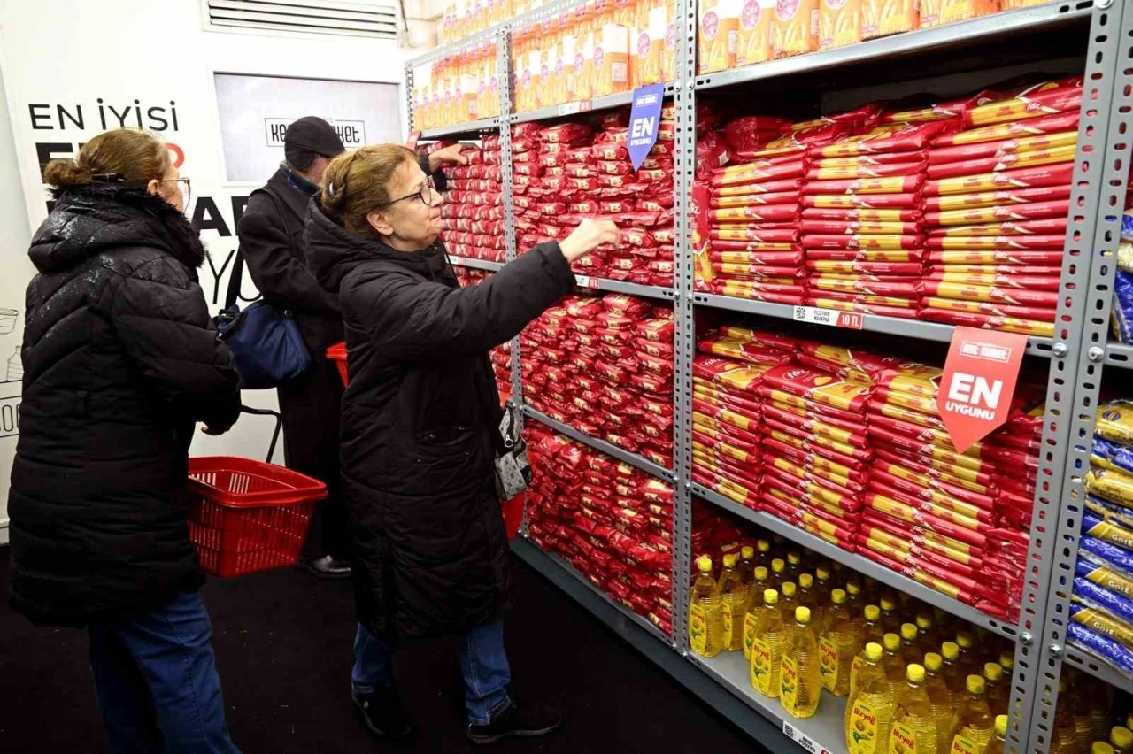 Şişli Belediyesi’nin &quot;Gezici Kent Market&quot; aracı yola çıktı
