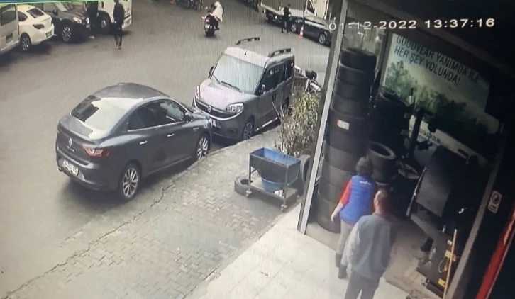 Şişli’de motosikletteki 2 kişiye silahlı saldırı: Olay anı kameraya yansıdı
