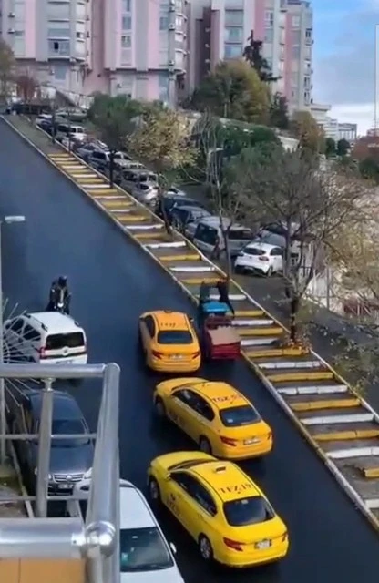 Şişli’de yol verme kavgası böyle görüntülendi
