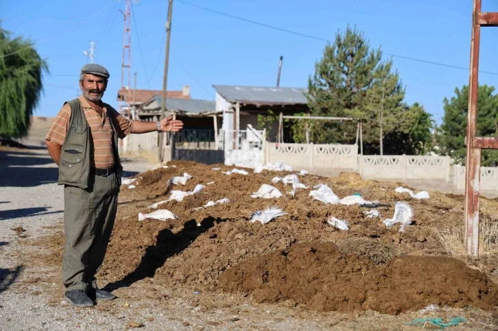 Sivas Belediyesi’ne ’tezek’ tepkisi
