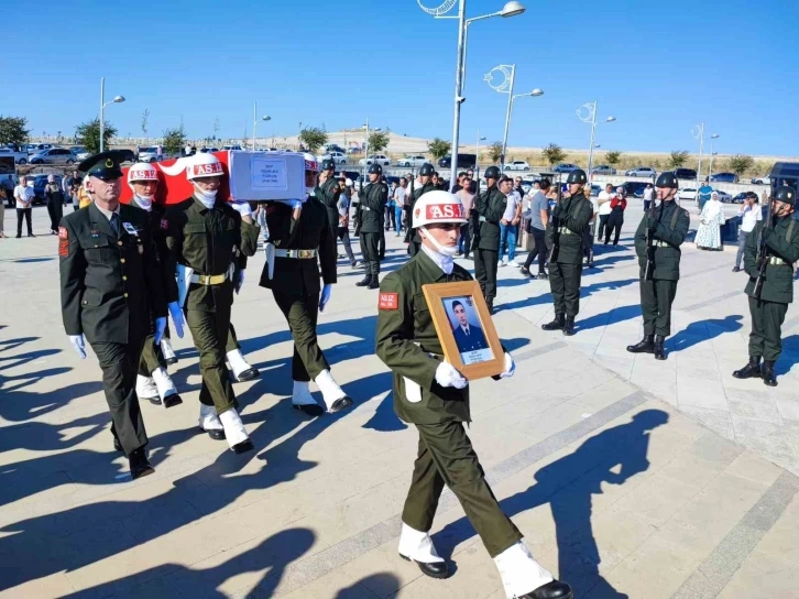 Sivas şehidini uğurladı
