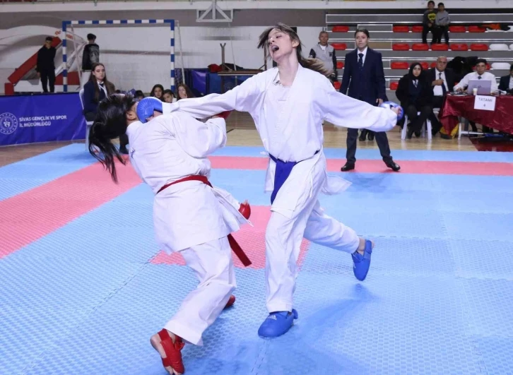 Sivas’ta yapılan 7. Cumhuriyet Kupası İller Arası Karate Turnuvası sona erdi
