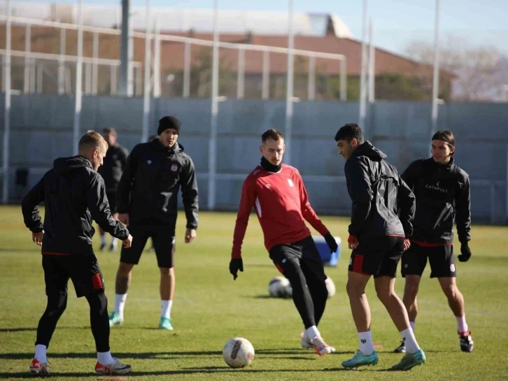 Sivasspor’da Fenerbahçe maçı öncesi sakatlık şoku!
