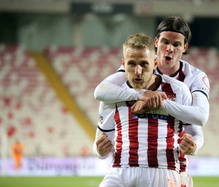 Sivasspor’da Samu Saiz gol sayısını 2’ye çıkardı
