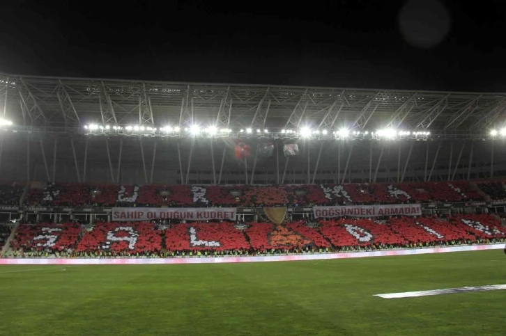 Sivasspor taraftarlarından muhteşem koreografi
