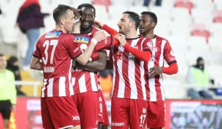 Sivasspor yarı final biletini tek golle aldı!