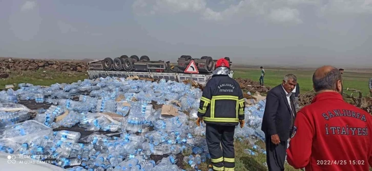 Siverek’te su yüklü tır ile otomobil çarpıştı: 2 yaralı
