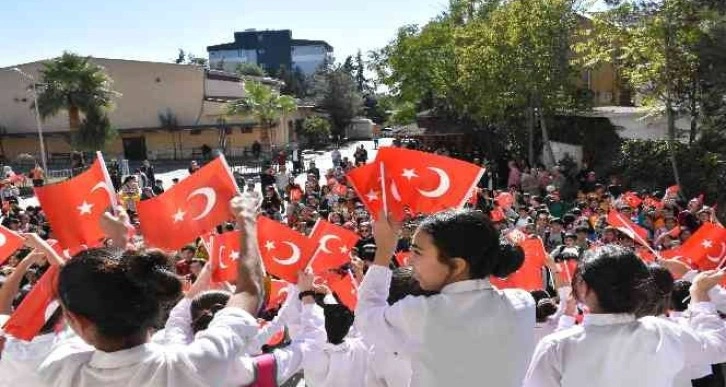 Siverek’te öğrenciler 29 Ekim’i coşkuyla kutladı