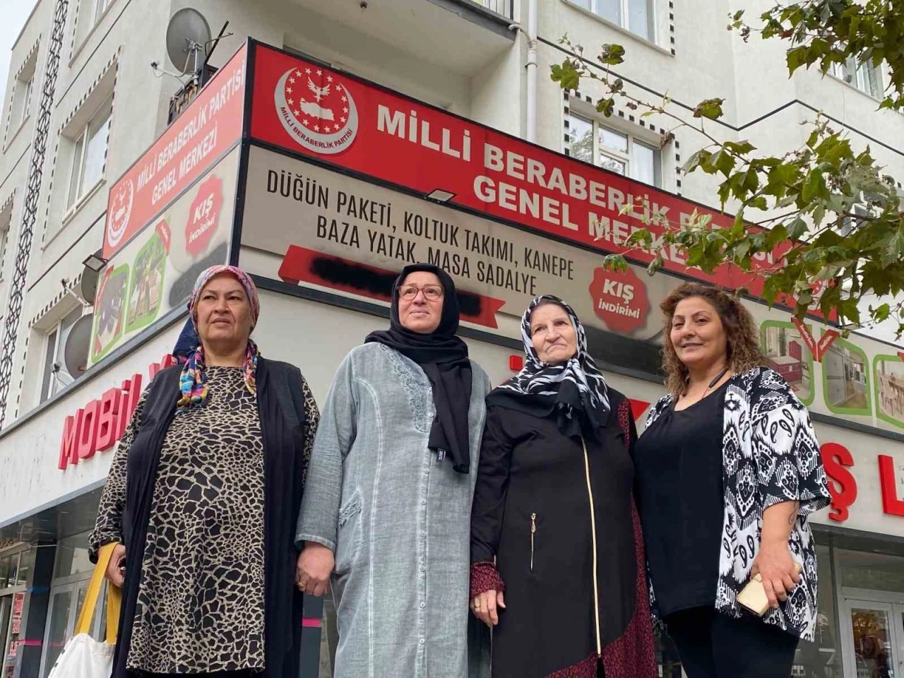 Siyasi parti genel merkezinde uyuşturucu ticaretine 7 gözaltı
