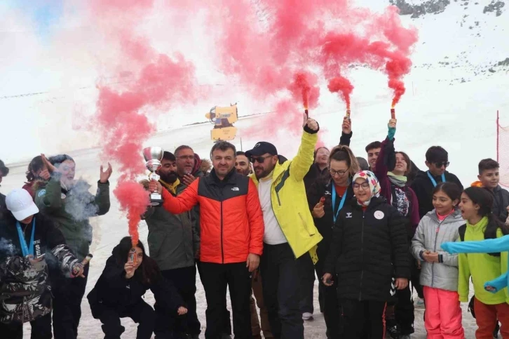 Snowboard Türkiye Şampiyonu Kayseri oldu
