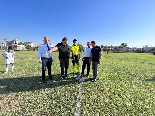 Söğütlü Futbol Tesisleri'nde ilk karşılaşma yapıldı