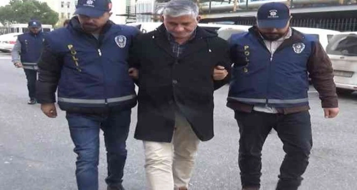 Sokak ortasında eşini öldüren eski polis adliyeye sevk edildi