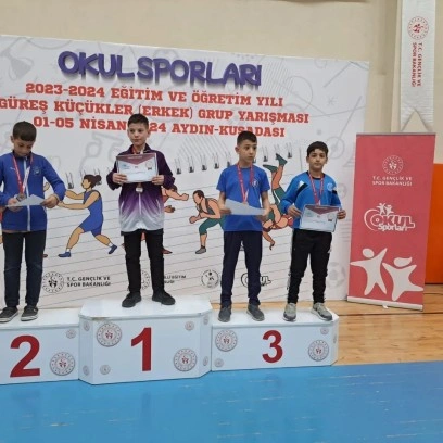 Söke’nin Gururu: İşitme Engelli Şampiyon Sporcunun Oğlu Başarılı Oldu