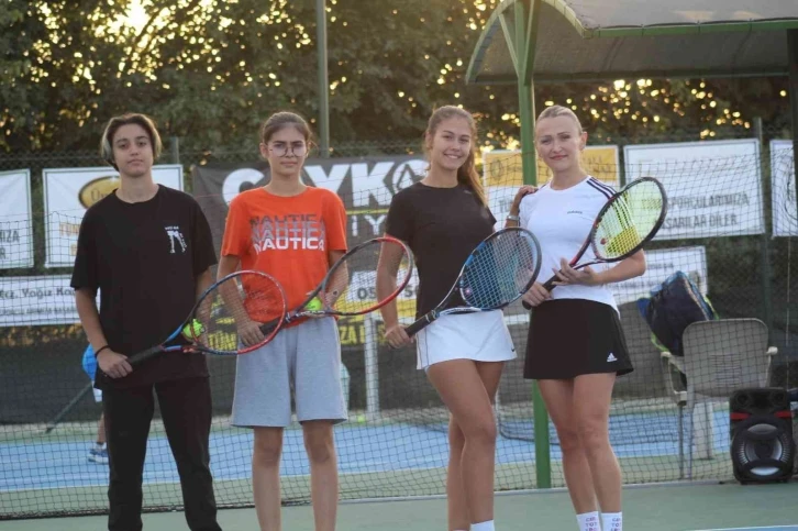 Sonbahar Tenis Turnuvası nefesleri kesti
