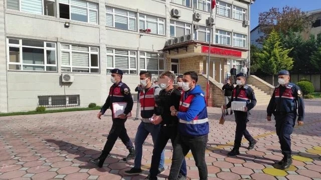 Sosyal medyadan eşine arkadaşlık isteği gönderdiği iddiasıyla kuzenini öldürdü
