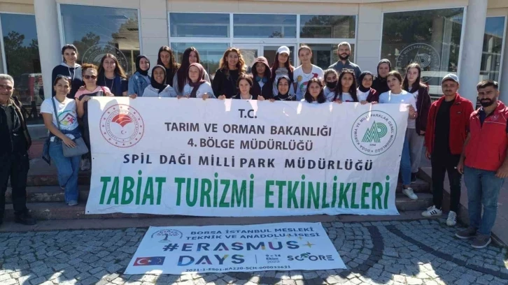 Spil Dağı, eğitim uygulama sahası olarak tercih ediliyor
