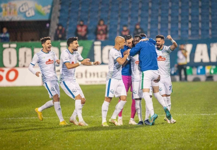 Spor Toto 1. Lig: Çaykur Rizespor: 3 - Erzurumspor FK: 1
