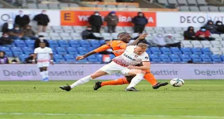 Spor Toto Süper Lig: Başakşehir: 1 - Gaziantep FK: 0 (İlk yarı)