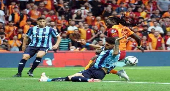 Spor Toto Süper Lig: Galatasaray: 1 - Adana Demirspor: 1 (İlk yarı)