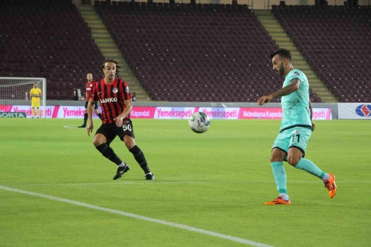 Spor Toto Süper Lig: Gaziantep FK: 1 - Antalyaspor: 2 (İlk yarı)
