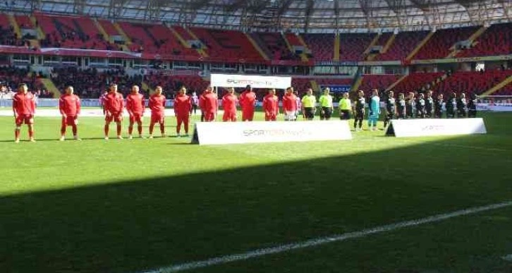 Spor Toto Süper Lig: Gaziantep FK: 2 - Sivasspor: 0 (Maç devam ediyor)