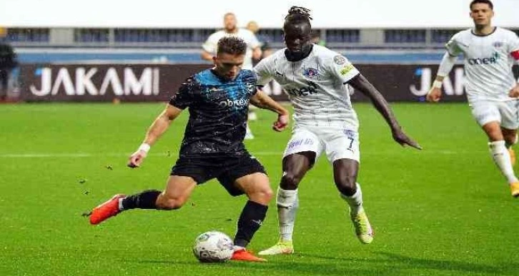 Spor Toto Süper Lig: Kasımpaşa: 0 - Adana Demirspor: 2 (İlk yarı)