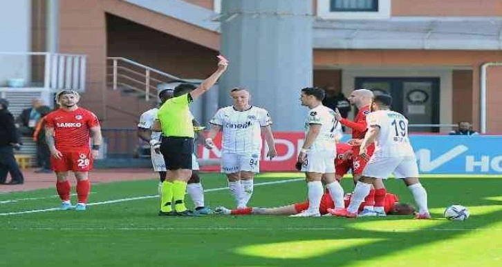 Spor Toto Süper Lig: Kasımpaşa: 1 - Gaziantep FK: 1 (İlk yarı)