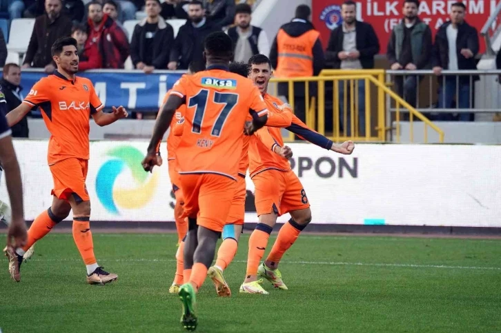 Spor Toto Süper Lig: Kasımpaşa: 1 - Medipol Başakşehir: 3 (Maç sonucu)
