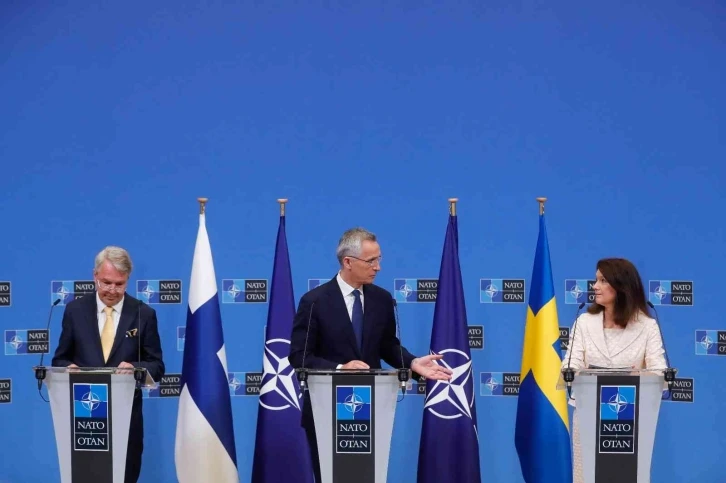 Stoltenberg: "Finlandiya ve İsveç davetli statüsüne sahip olacak"
