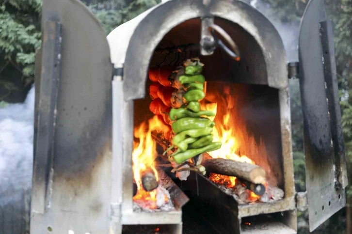 SUBÜ’de Türkiye’nin sokak lezzetleri tanıtıldı
