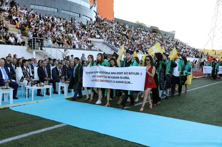 SUBÜ mezunlarını coşkulu törenle uğurladı
