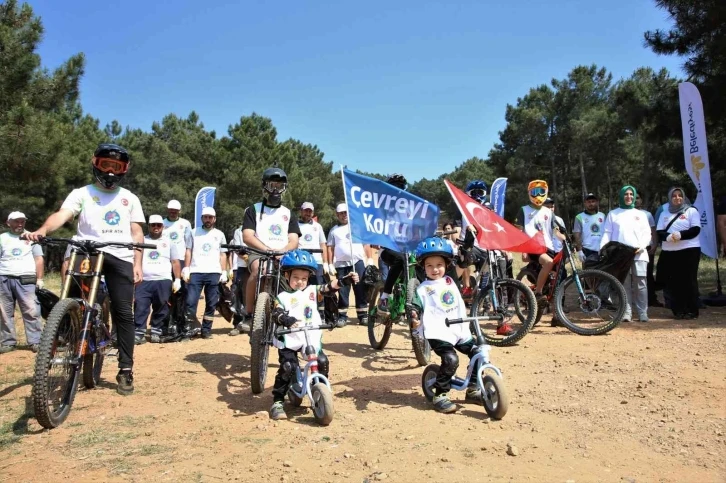 Sultanbeyli’de buluşan downhill sporcuları ve çevre gönüllülerinden mesaj
